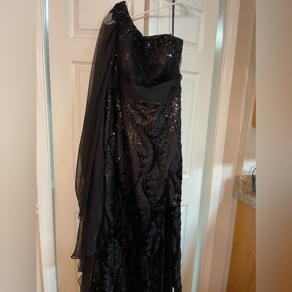 MacDuggal Black One Shoulder Prom Dress 18w - Picture 1 of 5